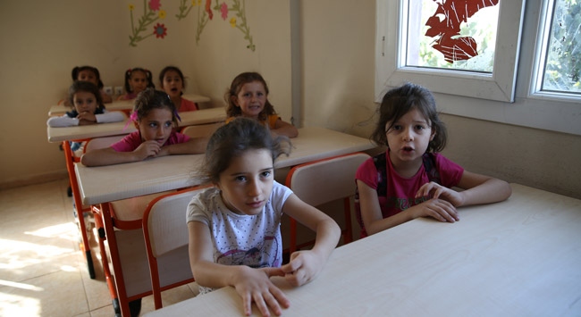Suriyeli öğrenciler de ders başı yaptı